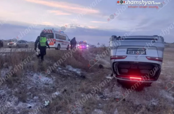 «Hyundai Elysion»-ն Ապարանի տարածքում դուրս է եկել երթևեկելի գոտուց և գլխիվայր հայտնվել դաշտում. կա տուժած